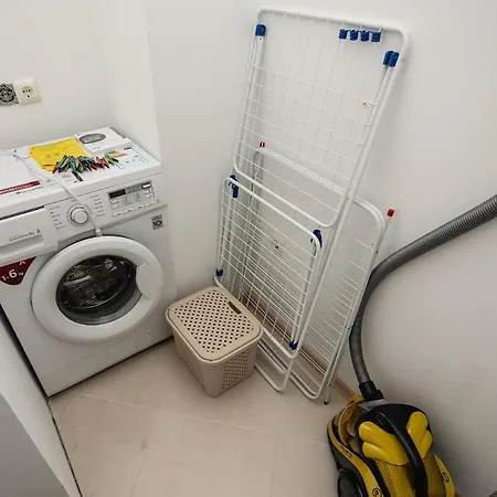 Sky 2 Bedroom With Parking And Netflix *