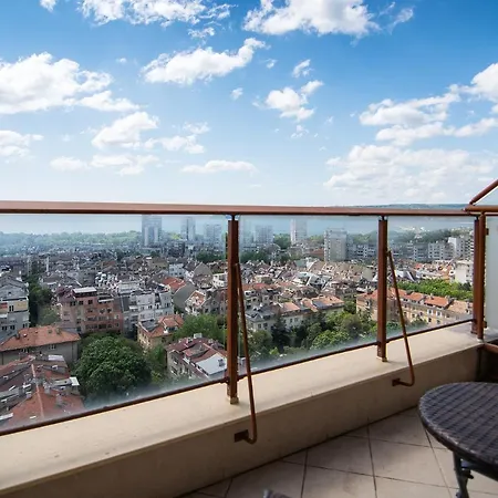 Sky 2 Bedroom With Parking And Netflix