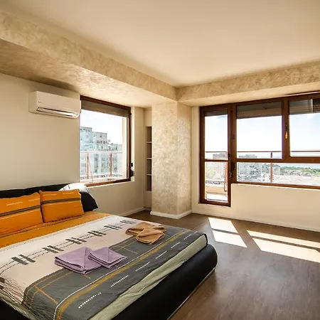 Sky 2 Bedroom With Parking And Netflix Varna
