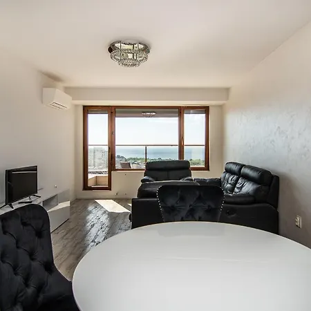 Sky 2 Bedroom With Parking And Netflix * Varna