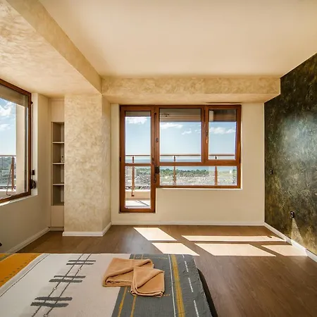 Sky 2 Bedroom With Parking And Netflix Apartamento