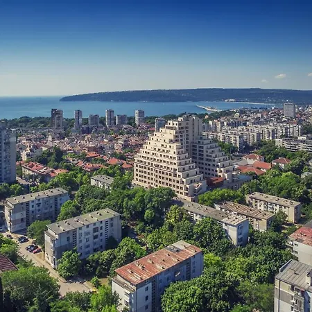 Sky 2 Bedroom With Parking And Netflix Varna