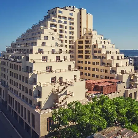 Sky 2 Bedroom With Parking And Netflix Apartamento